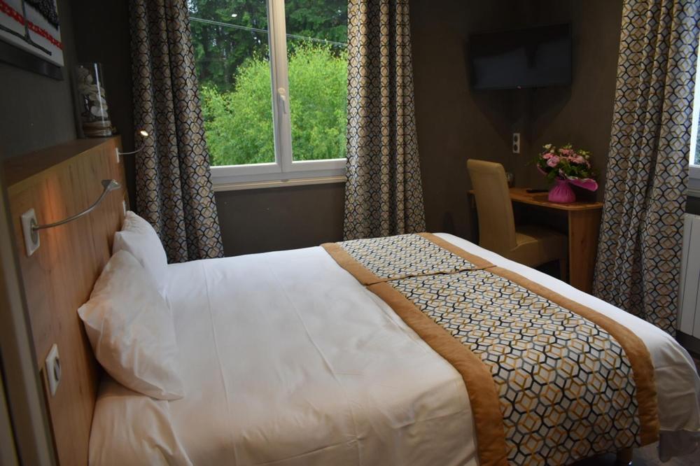Logis Hotel Beau Site Loubaresse  외부 사진