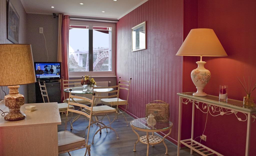 Logis Hotel Beau Site Loubaresse  외부 사진